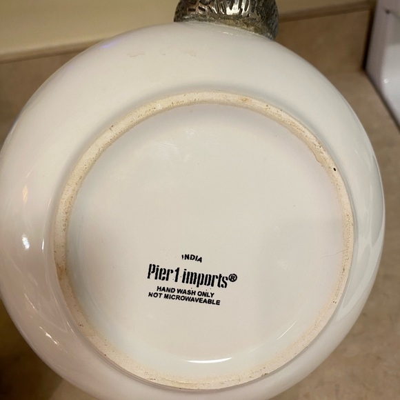 π¦White Ceramic Bowl with Silver Turkey Designπ¦ Pier 1 Imports - Picture 5 of 5
